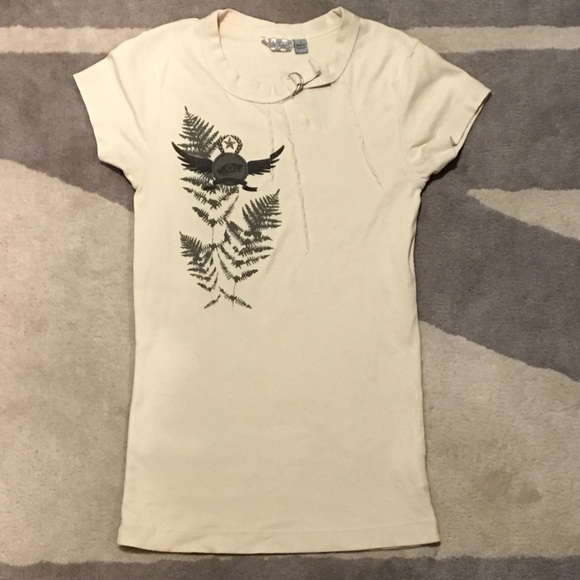๐ 4/$20 TOPS - Vans Graphic T with Cutout Detail - Picture 1 of 3